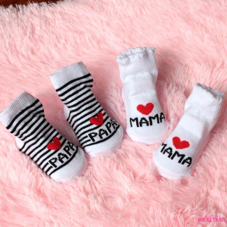 Vớ cotton in chữ I LOVE MAMA / PAPA cho em bé 0-6 tháng tuổi