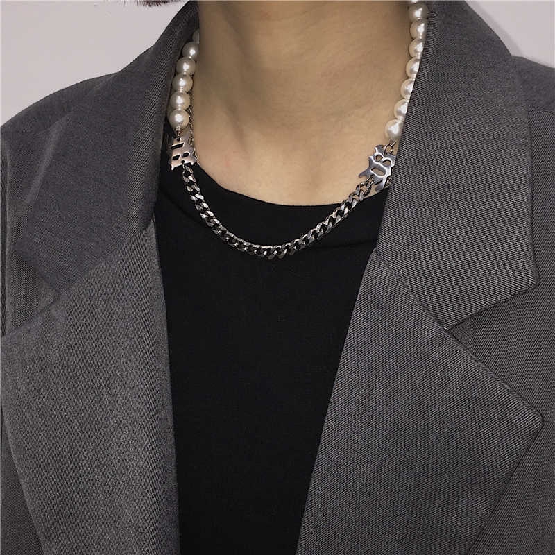 Vòng cổ mặt hình chữ cái làm bằng thép titan cho nam nữ