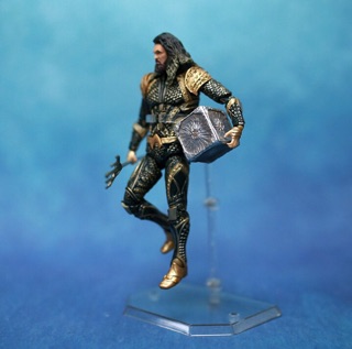 Mô hình Aquaman mafex