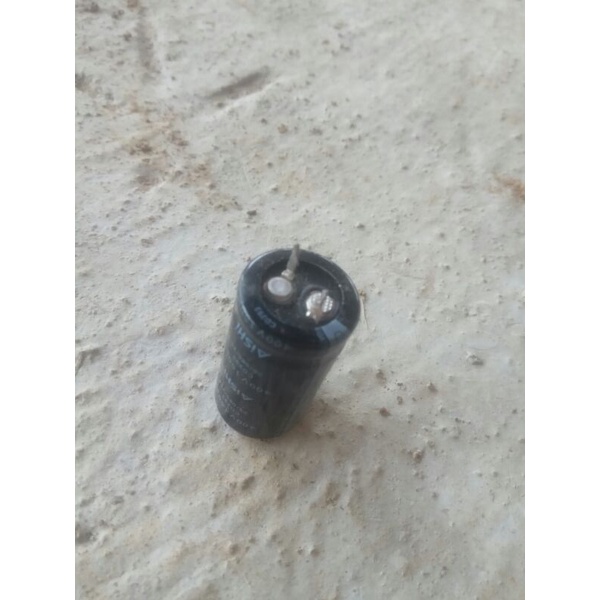 Tụ điện 400v cũ.