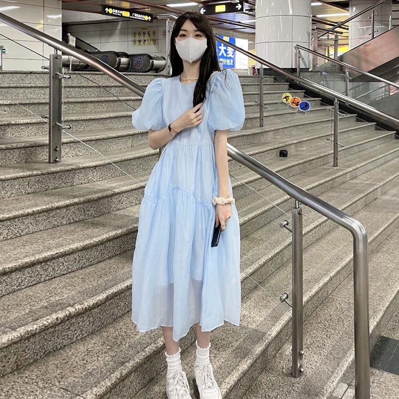 Đầm dáng dài tay phồng màu xanh nhạt