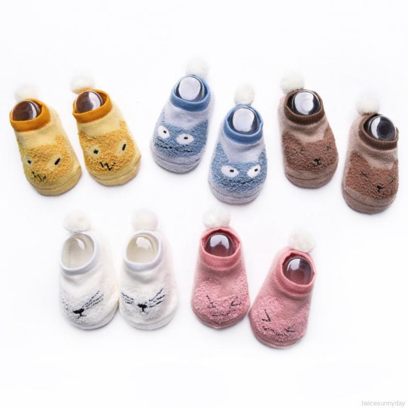 Tất em bé chống trượt in hình hoạt hình dễ thương