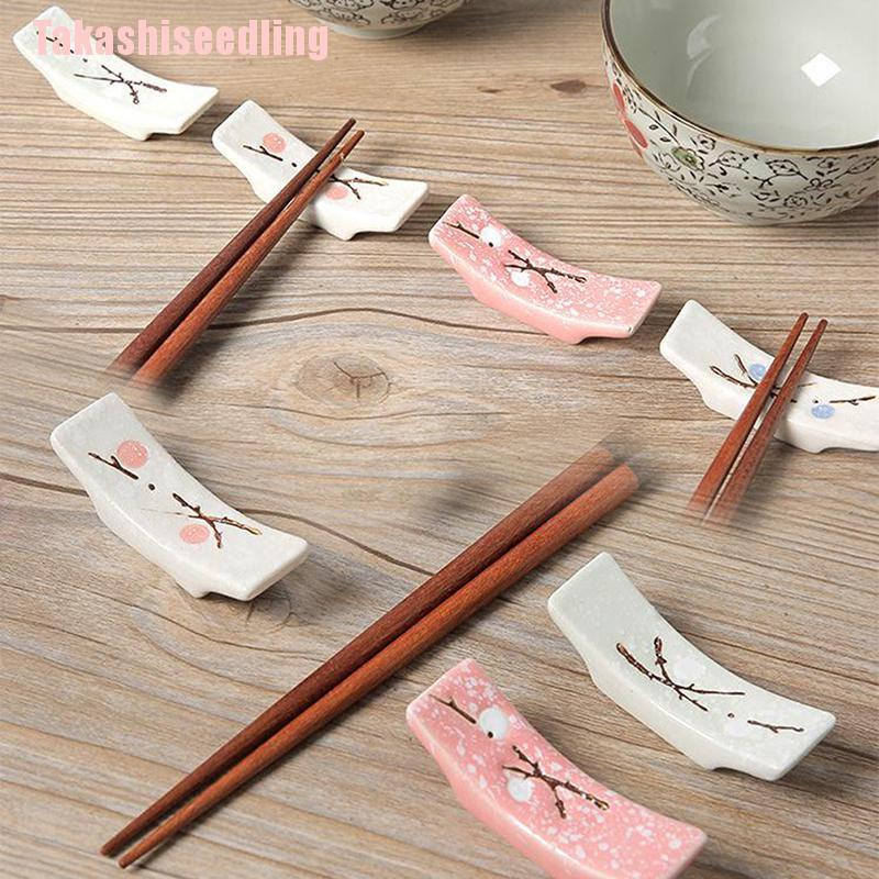 Giá đỡ đũa bằng sứ họa tiết hoa tuyết phong cách Nhật Bản