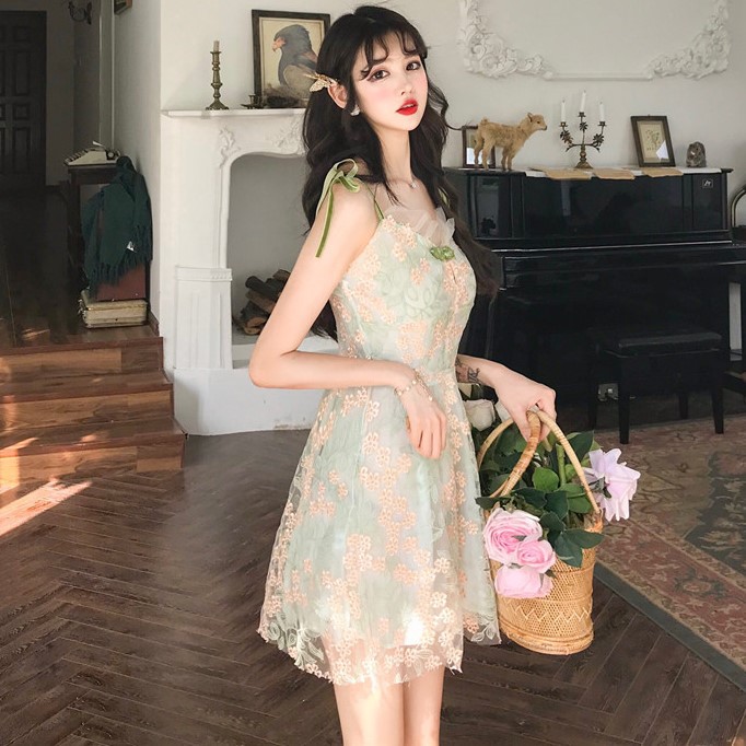 Váy hai dây cổ tích thêu hoa voan hiện đại -cổ trang chất đẹp Vintage J0019