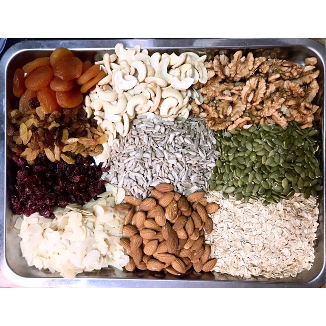 Granola - Ngũ cốc giảm cân không đường 20% yến mạch vị mật ong, cacao 500g | BigBuy360 - bigbuy360.vn