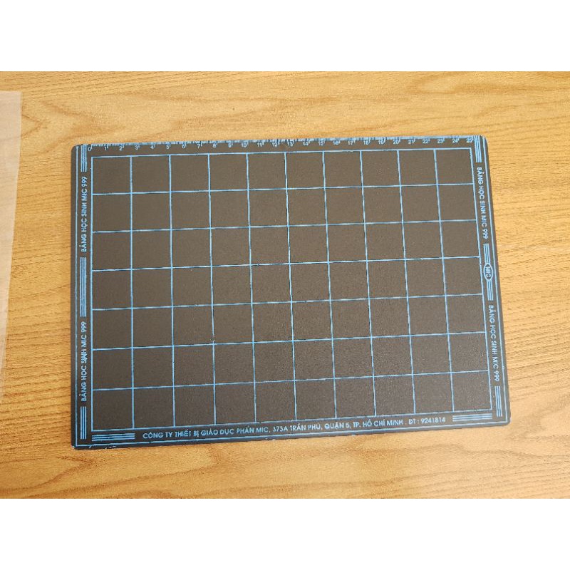 Bảng đen học sinh mầm non kẻ ô ly