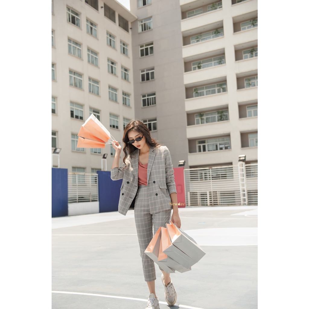 NEW DAY_Set vest kẻ vân hồng | BigBuy360 - bigbuy360.vn