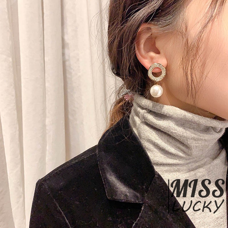 Khuyên Tai Nữ Kiểu Dáng Thời Trang Cá Tính