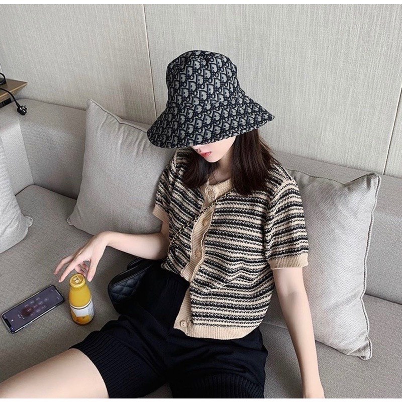 (HÀNG SẴN)ÁO LEN KẺ SỌC NỀN BE CỘC TAY CỔ TRÒN DÁNG CROPTOP | BigBuy360 - bigbuy360.vn