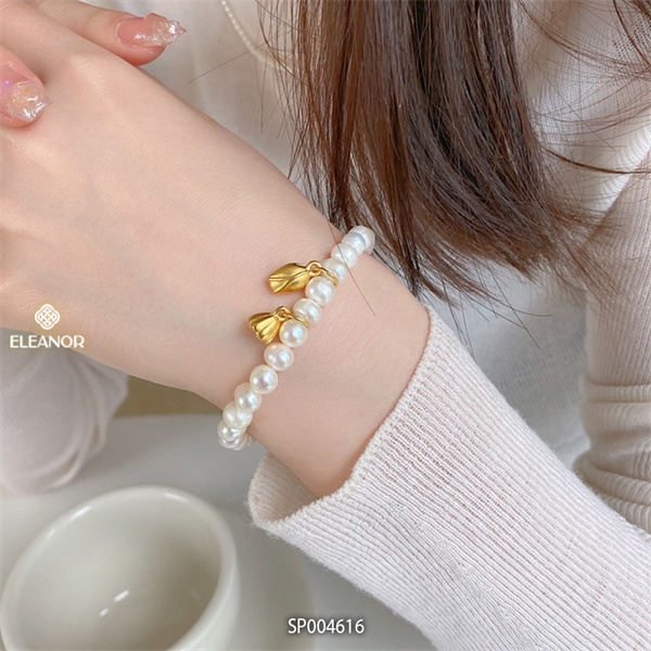 Lắc tay nữ ngọc trai nhân tạo Eleanor Accessories phối charm hoa phụ kiện trang sức 4616