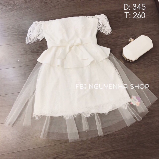Đầm bẹt vai pha ren tà lưới