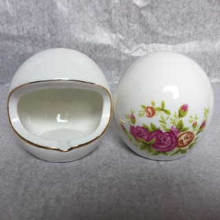 Gạt tàn sứ