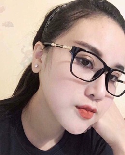 Kính cận Lv