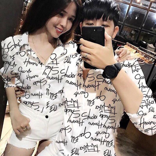 Áo sơmi lụa cặp dài tay in chữ đen nền trắng đẹp unisex nam nữ đều mặc được