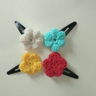 Kẹp hoa handmade bằng len cho bé