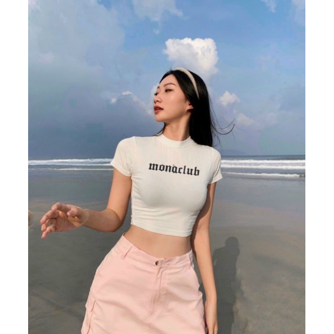 Áo thun croptop in chữ Monaclub