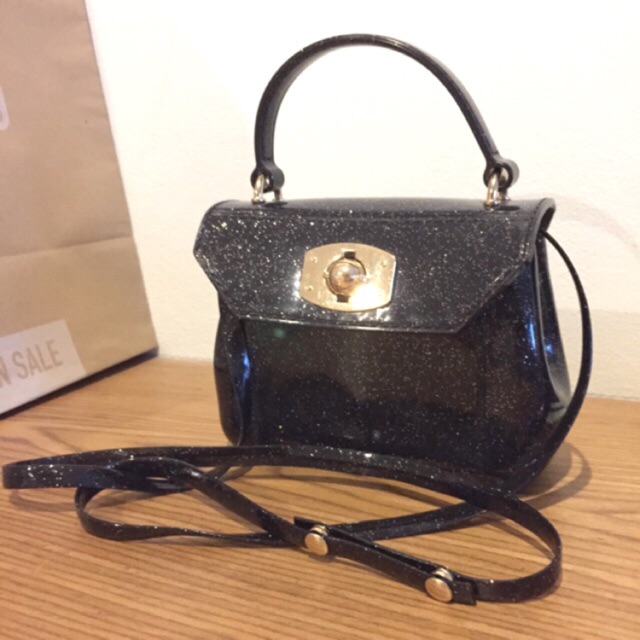 Túi FURLA màu đen lấp lánh (2ndhandbyjan *)