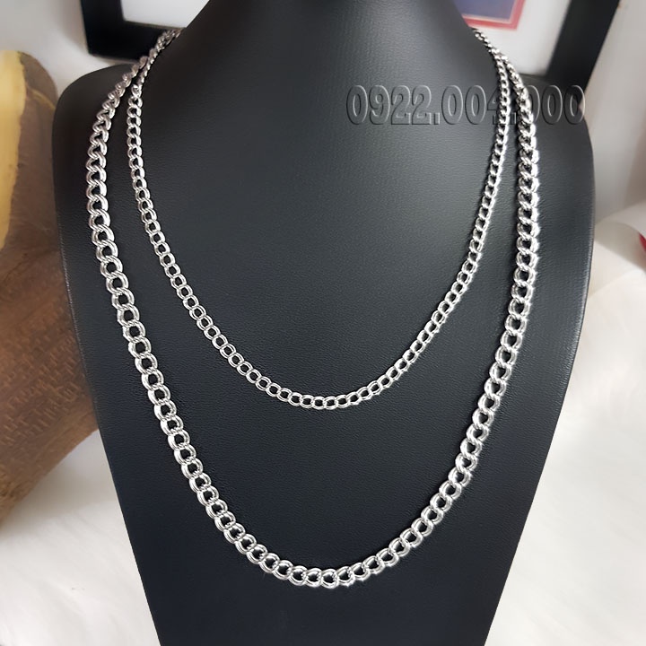 Dây chuyền xích nằm cá tính phù hợp cả nam và nữ.