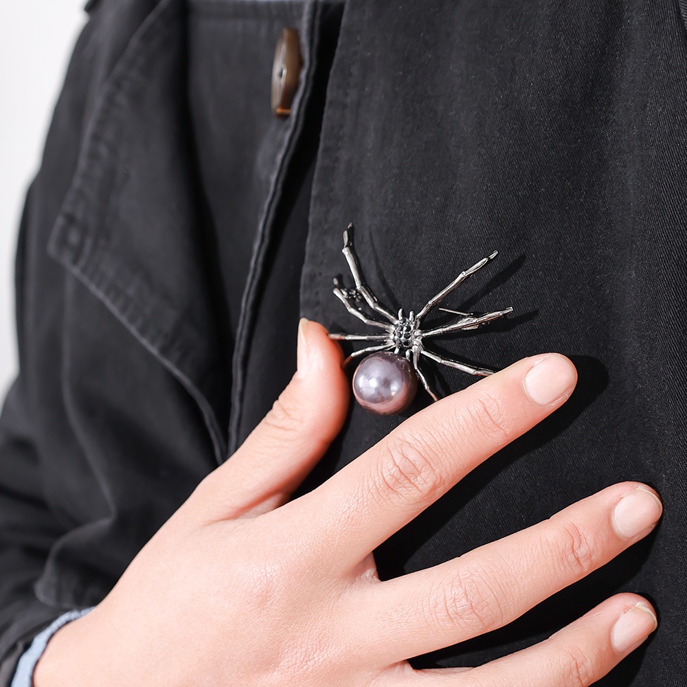 Ghim Cài Áo Kim Loại Hình Côn Trùng Đính Ngọc Trai Đen Thời Trang