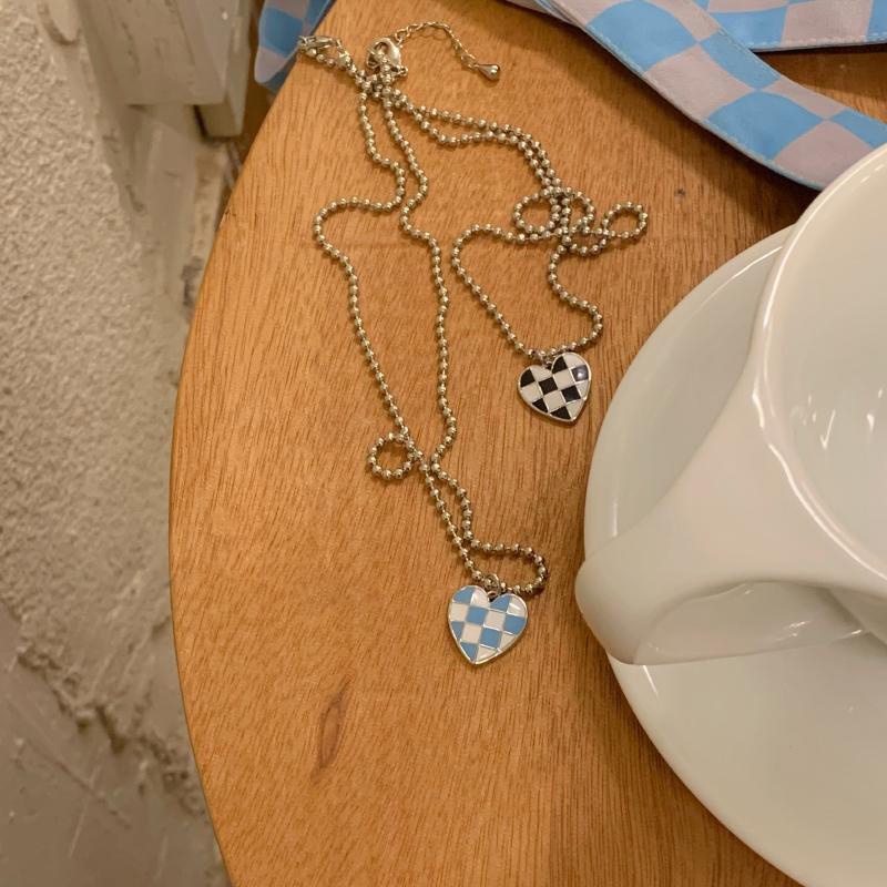 ✨✨Bông tai mạ bạc 925 mặt hình trái tim phối sọc caro trắng đen