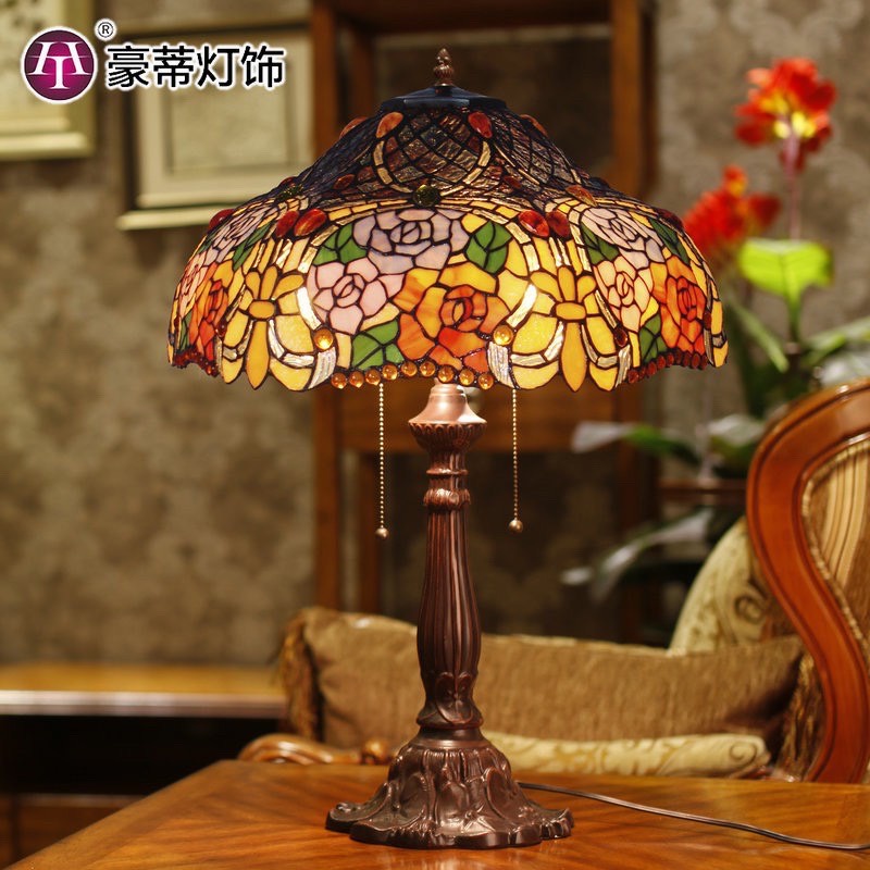 [ HÀNG CAO CẤP] Đèn bàn hoa hồng Tiffany kiểu dáng sang trọng dành cho phòng khách và phòng ngủ