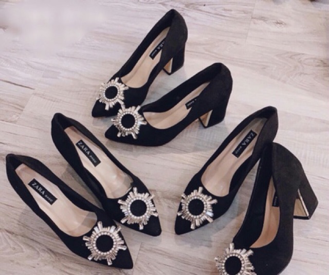 GÓT NỈ ĐÍNH ĐÁ MẶT TRỜI