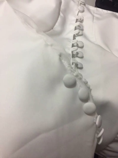 Áo trắng trễ vai hot