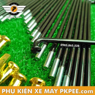 Một Cặp Căm Đen Chân Vàng