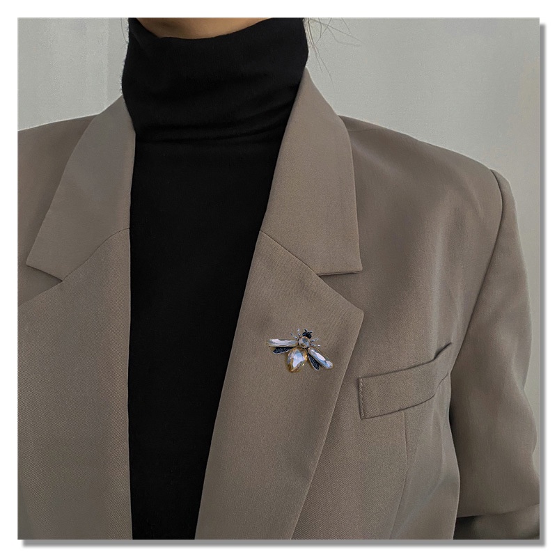 Ghim Cài Áo Hình Chú Ong Đính Đá Pha Lê Dễ Thương