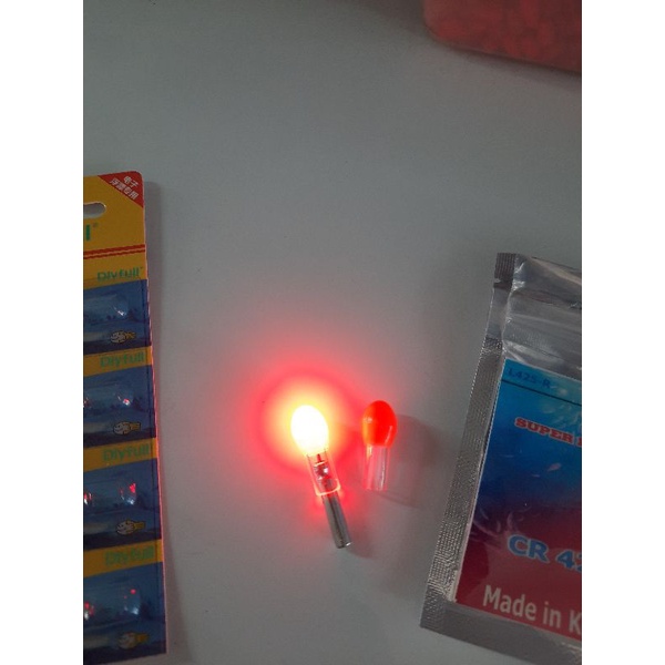 đèn led cr425 một bộ combo 2 bóng đèn ánh sáng đỏ và 5 viên pin