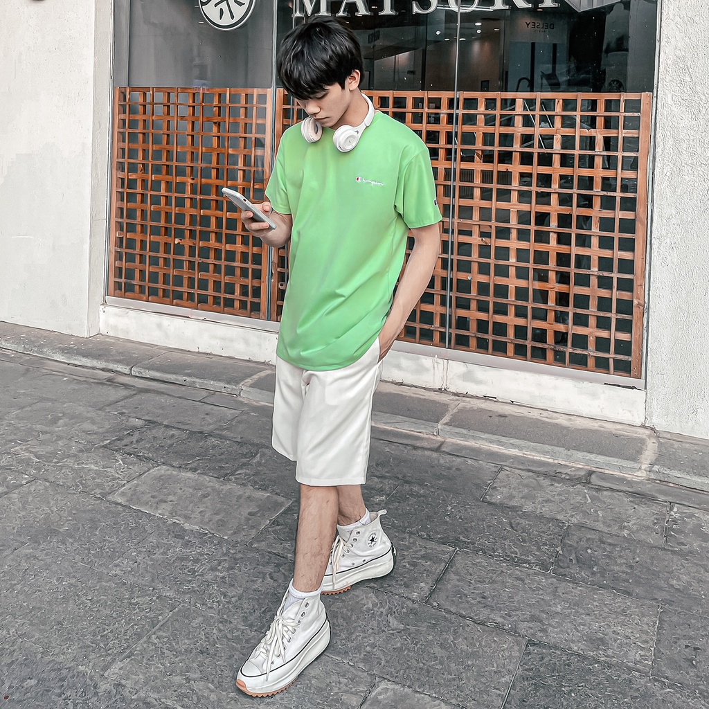 Áo Thun Champion Màu Xanh Lá Cây Nhạt Thêu Chữ Màu Trắng Chất Liệu 100% Cotton Thoáng Mát Form Rộng Thoải Mái