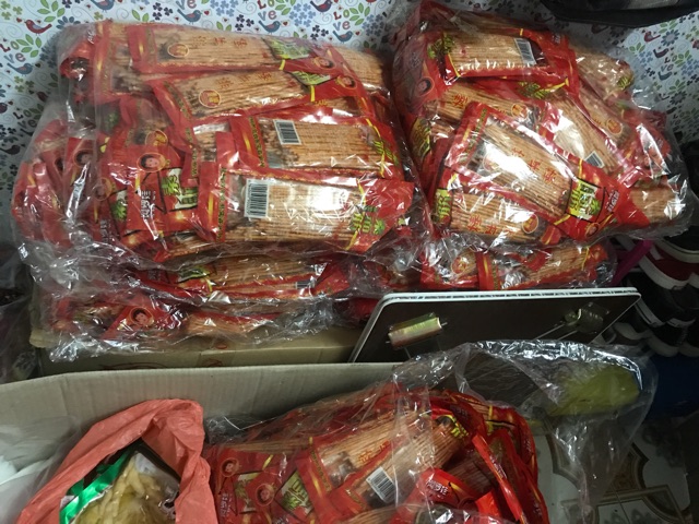 Que cay giá rẻ 10 gói đỏ hoặc đen | BigBuy360 - bigbuy360.vn