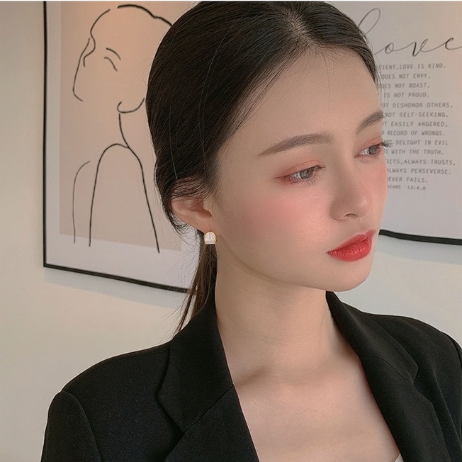 Khuyên tai cỡ nhỏ màu trắng thời trang Hàn Quốc