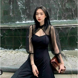 Đầm xoè tay ren cổ yếm