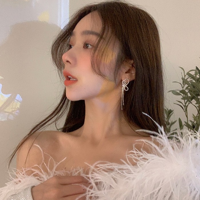 Bông tai đính đá mô phỏng cánh bướm sang trọng BT218