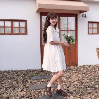 Đầm babydoll trắng cổ bèo