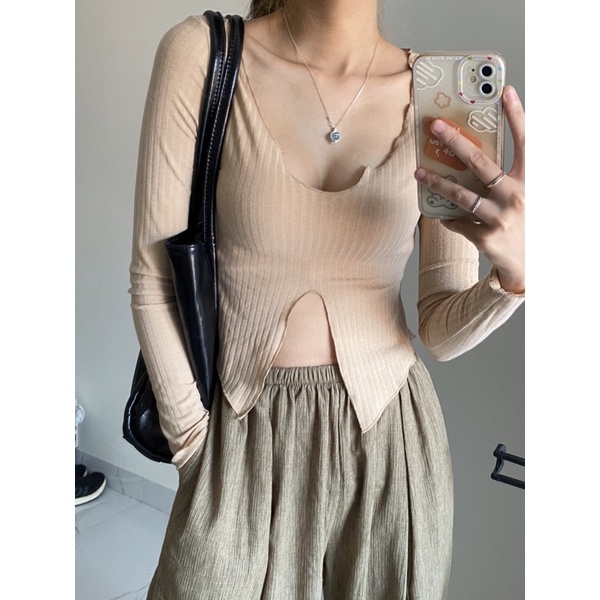Áo thun dài tay cổ V hở bụng ( sẵn )