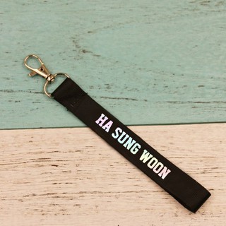 Name tab WANNA ONE f105
