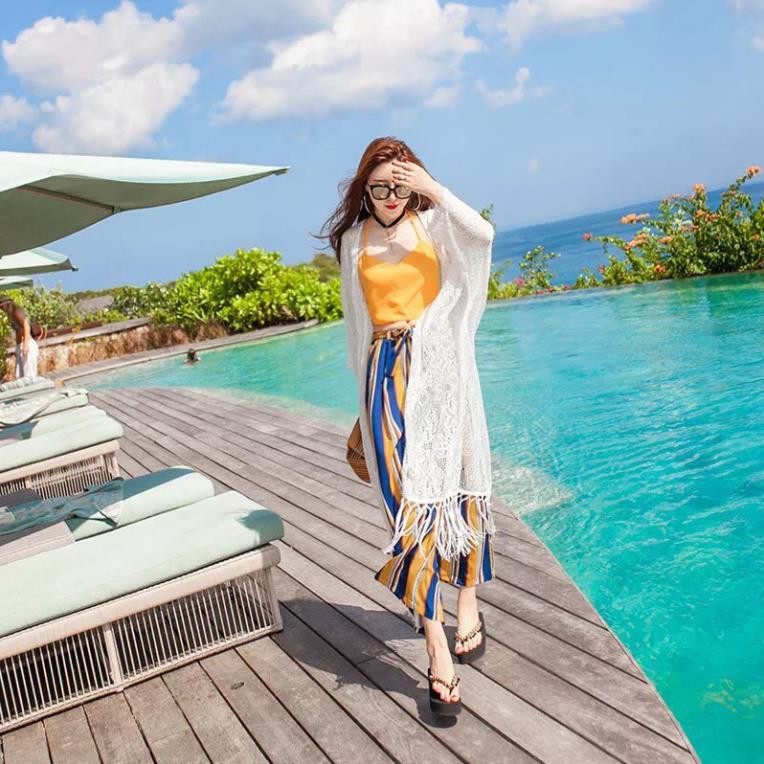 Kimono áo choàng ren dài trắng mặc ngoài bikini đi biển đẹp ་