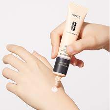 Kem nền che khuyết điểm HISEES