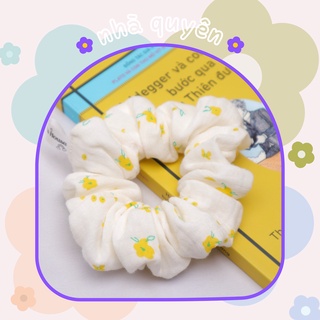 Scrunchies / Cột Tóc Xô Muslin Hoạ Tiết Hoa Nhí Màu Vàng