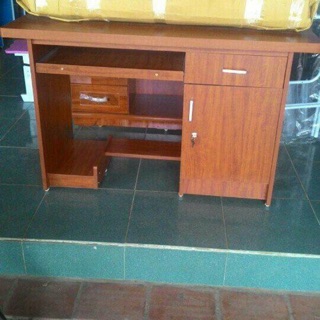 Bàn làm việc gỗ