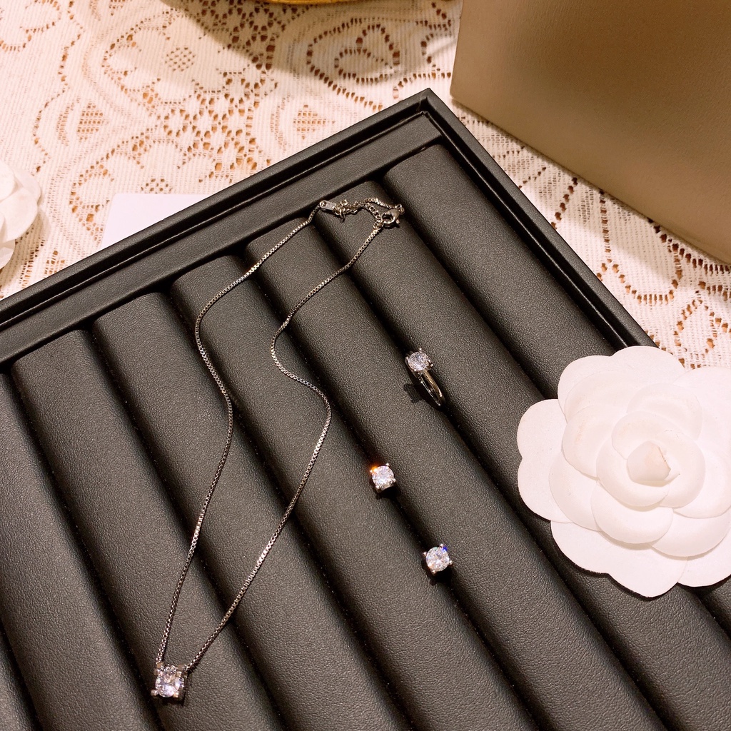 Set trang sức titan 3 phụ kiện bông tai+ cổ+ nhẫn quý phái