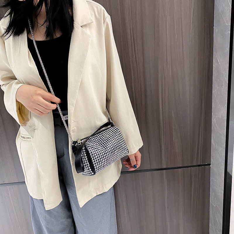 Túi đeo chéo đính đá lấp lánh phối dây xích thời trang sành điệu