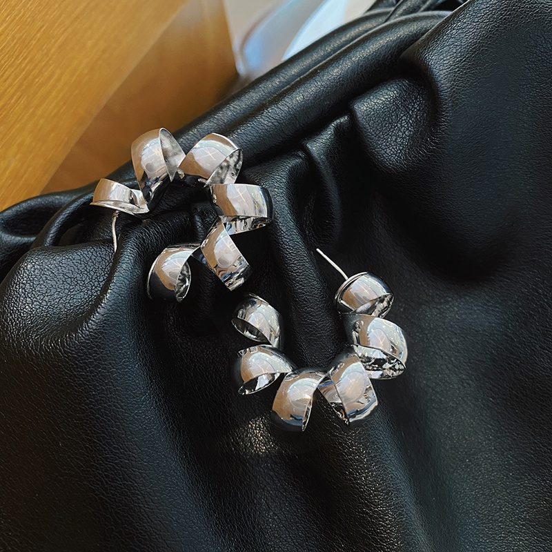 Khuyên Tai Hình Bán Nguyệt Xoắn Ốc Đơn Giản Thời Trang Hàn Quốc