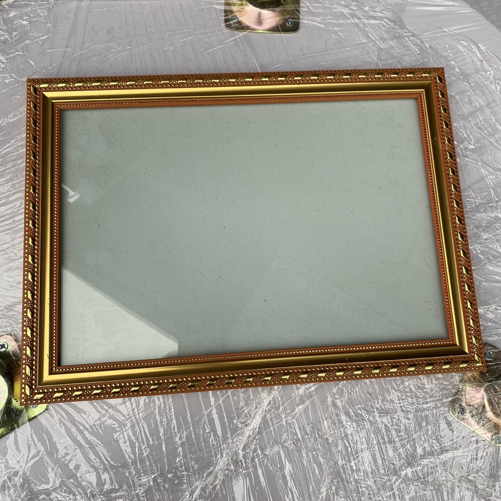 Khung ảnh ,khung bằng khen trang trí đẹp viền trắng, viền vàng 21x30 cm