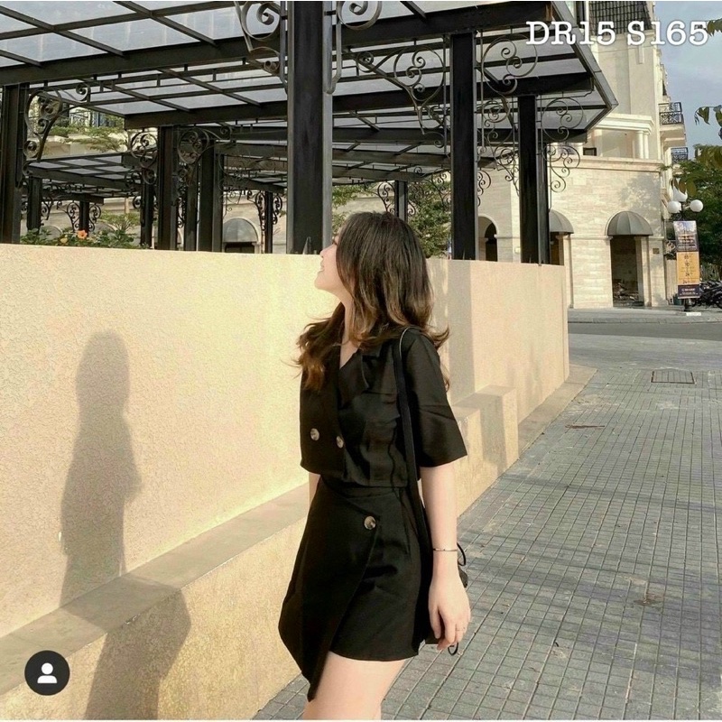 Set chân váy nữ chữ A, set áo vest nữ tay ngắn croptop, áo cổ V đính nút, set váy nữ chữ A màu đen sang cảnh