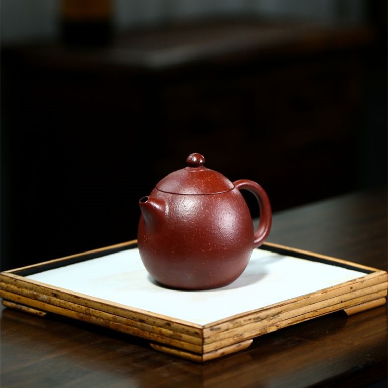 Ấm Tử Sa Nghi Hưng Long Đán 240 ml (Tử Ngọc Kim Sa)