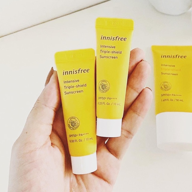 Kem chống nắng Innisfree Intensive Triple shield Sunscreen SPF50+ PA++++ Mini Size (10ml)