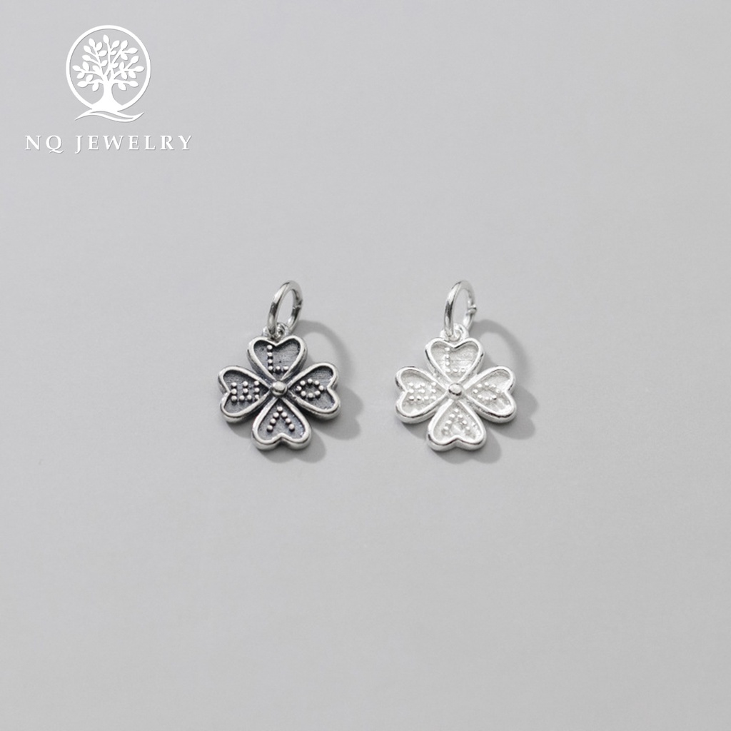 Charm bạc hình cỏ 4 lá treo họa tiết LOVE - NQ Jewelry